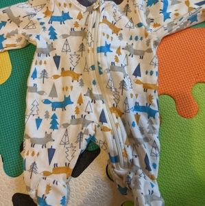 Preemie outfits lot